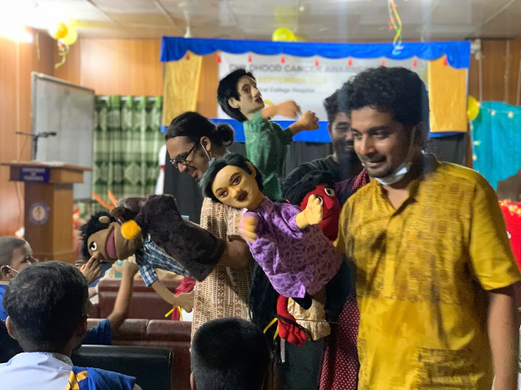 শিশুদের সাথে পাপেট্রি